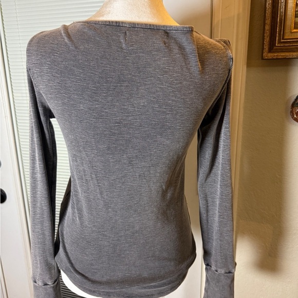 LUCKY BRAND Women's Gray EMBROIDERED -Trimmed Top Waffle knit 95% Cotton Sz XS - Picture 7 of 9